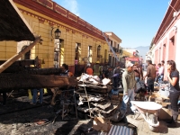Domingo 9 de diciembre del 2012. Foto/Miradasur. San Cristóbal de las Casas, un fuerte incendio provoco pérdidas materiales y la destrucción de 7 comercios durante esta madrugada en pleno andador turístico de San Cristóbal de las Casas.