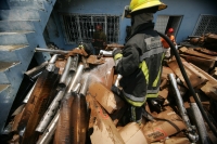 Un incendio causa pérdidas económicas y la destrucción de equipamiento de cocinas que serian entregadas por el programa Chiapas Solidario, este medio día en la ciudad de Tuxtla Gutiérrez.