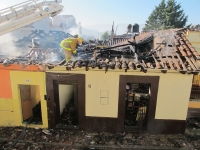 Lunes 19 de noviembre del 2012. San Cristóbal de las Casas, Chiapas. Un fuerte incendio en la avenida Francisco I. Madero provoco pérdidas materiales en dos viviendas del centro histórico de esta colonial ciudad.