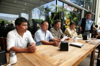 INDIGENAS Y CAMPESINOS DE IXTAPA HABLAN EN CONFERENCIA DE PRENSA SOBRE EL IMCUMPLIMIENTO DEL ESTADO EN LAS PETICIONES AGRARIAS Y LAS JORNADAS DE APOYO A PRESOS POLITICOS EN LAS CARCELES CHIAPANECAS.