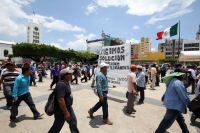Lunes 16 de junio del 2014. Tuxtla Gutiérrez. Pobladores de Ixtapa marchan este medio día para exigir el cumplimiento de los acuerdos con la administración estatal y la entrega de recursos del COPLADEM