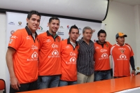 Lunes 26 de Diciembre. Refuerzos de Jaguares. Tuxtla Gutiérrez, Chiapas. El equipo Jaguares de Chiapas, presenta esta mañana a los refuerzos para la temporada que iniciara en las próximas semanas, esto antes de partir a la ciudad de Tapachula donde protag