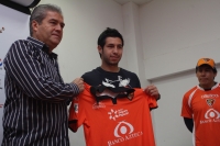 Lunes 26 de Diciembre. Refuerzos de Jaguares. Tuxtla Gutiérrez, Chiapas. El equipo Jaguares de Chiapas, presenta esta mañana a los refuerzos para la temporada que iniciara en las próximas semanas, esto antes de partir a la ciudad de Tapachula donde protag Lunes 26 de Diciembre. Refuerzos de Jaguares. Tuxtla Gutiérrez, Chiapas. El equipo Jaguares de Chiapas, presenta esta mañana a los refuerzos para la temporada que iniciara en las próximas semanas, esto antes de partir a la ciudad de Tapachula donde protag
