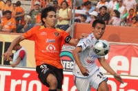Sábado 30 de abril. Jaguares de Chiapas 4-1 Gallos Blancos.