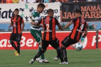 Jueves 3 de mayo del 2012. Acciones del partido entre Jaguares de Chiapas y Santos.