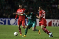 Jueves 27 de noviembre del 2014. Tuxtla Gutiérrez. Aspectos del partido de ida entre Jaguares de Chiapas y el Toluca al inicio de la liguilla del torneo del fut bol mexicano.