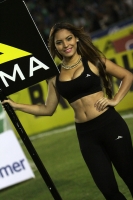 Jueves 27 de noviembre del 2014. Tuxtla Gutiérrez. Las bellas animadoras de los patrocinadores del partido de ida entre Jaguares de Chiapas y el Toluca al inicio de la liguilla del torneo del fut bol mexicano.