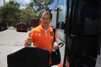 Lunes 14 de marzo. Los jugadores de los Jaguares de Chiapas parten este medio día a Ecuador donde sostendrán el partido de vuelta ante el Emelec dentro de la copa Libertadores.