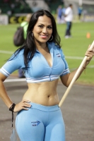 Sábado 22 de noviembre del 2014. Tuxtla Gutiérrez. Las animadoras de los patrocinadores del partido entre Jaguares de Chiapas y Querétaro esta noche en el estadio Zoque.