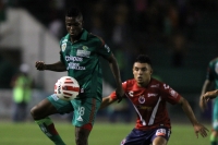 Sábado 18 de abril del 2015. Tuxtla Gutiérrez. Del partido entre Jaguares de Chiapas y los Tiburones del Veracruz.