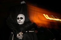 EL RECORRIDO DE LOS MUERTOS VIIVENTES EN LAS PRINCIPALES CALLES DE LA CIUDAD DE SAN CRISTOBAL LLAMA LA ATENCIONDE TURISTAS Y DE VISITANTES