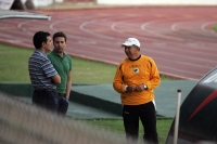ASPECTOS DEL ENTRENAMIENTO DE LA NOHCE DE ESTE JUEVES DE LOS JAGUARES DE CHIAPAS, DONDE SE OBSERVA LA AVANZADA DE QUIEN SERA EL PROXIIMO DT