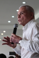 Sábado 16 de diciembre del 2017. Tuxtla Gutiérrez. José Antonio Aguilar Bodegas, renuncia al Partido Institucional esta mañana durante el encuentro de Organizaciones y sectores productivos de Chiapas.