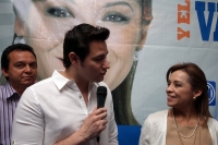 Vázquez Mota se reúne con jóvenes panistas.