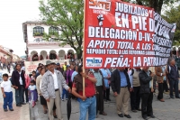 Sábado 26 de octubre del 2013. San Cristóbal de las Casas. Jubilados, colonos y padres de familia marchan en apoyo del movimiento magisterial este medio dÃa por las avenidas de esta colonial ciudad. Sábado 26 de octubre del 2013. San Cristóbal de las Casas. Jubilados, colonos y padres de familia marchan en apoyo del movimiento magisterial este medio dÃa por las avenidas de esta colonial ciudad.