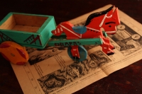 Sábado 2 de enero del 2016. La juguetería mexicana y en especial la chiapaneca presentan rasgos de imitación de la vida cotidiana lo que la diferencia de los artículos artesanales que son ofrecidos a los turistas como objetos decorativos por lo que la ela