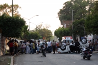 Karenina / Un fuerte accidente en las cercanías del Teatro de la Ciudad pone de manifiesto la mala organización vial que las obras que se realizan provocan en el oriente norte de esta ciudad.