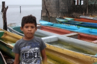 Lunes 2 de junio del 2014. Pescadería La gloría, Arriaga. Pobladores de las comunidades de la costa de Chiapas se preparan para recibir las lluvias de la depresión tropical número 2 en las próximas horas.