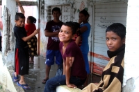 Lunes 2 de junio del 2014. Pescadería La gloría, Arriaga. Pobladores de las comunidades de la costa de Chiapas se preparan para recibir las lluvias de la depresión tropical número 2 en las próximas horas.