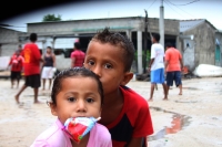 Lunes 2 de junio del 2014. PescaderÃa La glorÃa, Arriaga. Pobladores de las comunidades de la costa de Chiapas se preparan para recibir las lluvias de la depresión tropical número 2 en las próximas horas. Lunes 2 de junio del 2014. PescaderÃa La glorÃa, Arriaga. Pobladores de las comunidades de la costa de Chiapas se preparan para recibir las lluvias de la depresión tropical número 2 en las próximas horas.