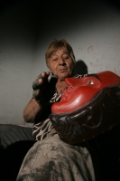 Lunes 13 de diciembre. Chiapa de Corzo (20 fotos) La artesana Martha Vargas es de las pocas mujeres que continúa trabajando la Laca Chiapacorceña elaborada de polvos de tierra y de insectos de la depresión central del estado de Chiapas. La Laca de Chiapa 