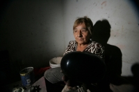 Lunes 13 de diciembre. Chiapa de Corzo (20 fotos) La artesana Martha Vargas es de las pocas mujeres que continúa trabajando la Laca Chiapacorceña elaborada de polvos de tierra y de insectos de la depresión central del estado de Chiapas. La Laca de Chiapa 