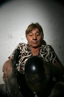 Lunes 13 de diciembre. Chiapa de Corzo (20 fotos) La artesana Martha Vargas es de las pocas mujeres que continúa trabajando la Laca Chiapacorceña elaborada de polvos de tierra y de insectos de la depresión central del estado de Chiapas. La Laca de Chiapa Lunes 13 de diciembre. Chiapa de Corzo (20 fotos) La artesana Martha Vargas es de las pocas mujeres que continúa trabajando la Laca Chiapacorceña elaborada de polvos de tierra y de insectos de la depresión central del estado de Chiapas. La Laca de Chiapa