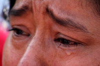 Lunes 13 de abril del 2015. Tuxtla Gutiérrez. Las lágrimas de la humilde barrendera le reclaman a Samuel haberla corrido de su trabajo en el ayuntamiento de Tuxtla, esto después de sufrir un accidente laboral y ser movida a hacer aseo a las oficinas del e