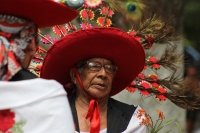 Domingo 6 de agosto del 2017. Los pobladores de lugar conocido como La Laguna en la comunidad Monte Cristo reciben esta mañana las imágenes de las VÃrgenes de Copoya quienes son veneradas a unos metros de una vertiente de agua. Los danzantes realizan un r Domingo 6 de agosto del 2017. Los pobladores de lugar conocido como La Laguna en la comunidad Monte Cristo reciben esta mañana las imágenes de las VÃrgenes de Copoya quienes son veneradas a unos metros de una vertiente de agua. Los danzantes realizan un r