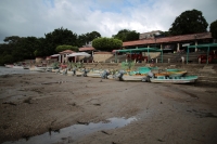 20231122. Chiapa de Corzo. Niveles bajos del rio Grijalva en el Malecón Turístico.