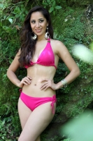 Domingo 26 de agosto del 2012. San Cristóbal de las Casas, Chiapas. Laura Pineda. La modelo chiapaneca porta la corona de Miss Earth Chiapas 2012 y se prepara para participar en el concurso donde se elegira la representante nacional en la ciudad de Merida