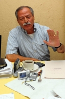 Martes 1 de febrero. Leonardo León Cerpa, presenta esta mañana a los medios de comunicación el registro de la Asociación Civil denominada Movimiento Ciudadano de Integración que el día de ayer se registro ante el IEE.