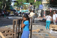 Viernes 22 de Noviembre del 2013. Tuxtla Gutiérrez. Esta mañana continua el levantón del plantón del movimiento magisterial mientras que el ayuntamiento de Tuxtla realiza el operativo de limpieza del primer cuadro de la ciudad.