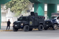 Viernes 1 de diciembre del 2017. Tuxtla Gutiérrez. Elementos policiacos realizan un operativo de vigilancia en el libramiento norte donde estudiantes normalistas secuestran varios autobuses de pasajeros.