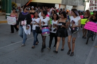 Domingo 29 de noviembre del 2015. Tuxtla Gutiérrez. La Marcha de las Putas, es la protesta en contra de los derechos de las mujeres en los espacios públicos. Reivindica el adjetivo utilizado por un policía canadiense con la palabra Slutwalk reclamando y e