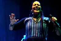 Foto/Fredy Durante. Lila Downs durante el cierre del festival Cervantino Barroco 2011.