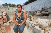 Martes 14 de abril del 2015. Tuxtla Gutiérrez. Habitantes de la colonia Lomas del Oriente continúan viviendo en condiciones de riesgo entre casas que han sido afectadas por los derrumbes en años anteriores en el oriente sur de la capital del estado de Chi