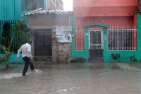 Miércoles 22 de julio del 2020. Tuxtla Gutiérrez. Durante la fuerte lluvia de esta tarde, las calles de la ciudad sufren encharcamientos y hay varios árboles colapsados