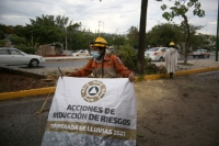 20210524. Tuxtla G. Árboles y cableado caídos durante las lluvias de este día