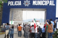 San Cristóbal de Las Casas, Chis. 26 de Mayo. En demanda de que sean destituidos agentes y altos mandos de la Policía Federal, destacamentados en San Cristóbal de Las Casas, unos 500 comerciantes indígenas marcharon este jueves 26 de mayo y realizaron una