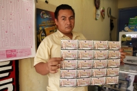 Julio de 2016. Tuxtla Gutiérrez. Los billetes de Lotería conmemorativos del año de Ángel Albino Corzo