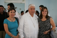 Lunes 24 de Diciembre. Esta mañana el arzobispo Rogelio Cabrera desayuna con personalidad de la diócesis de Tuxtla Gutiérrez por motivo de su cumpleaños y momentos después se da la noticia del fallecimiento de Samuel Ruiz Obispo  emérito de San Cristóbal 