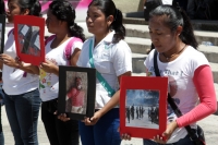 Miércoles 1 de octubre del 2014. Tuxtla Gutiérrez. Alumnos normalistas se manifiestan este medio día en apoyo de los desaparecidos de Guerrero.