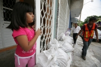 Viernes 20 de agosto. Habitantes del fraccionamiento Madero de la ciudad de Tuxtla Gutiérrez siguen sufriendo de los estragos ocasionados por las lluvias que desde el día martes afectaron varias colonias de la ciudad de Tuxtla Gutiérrez, Chiapas.  Los osi