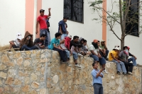 Por tercer día consecutivo continúan los conflictos al interior de la Sección VII el magisterio federal en Chiapas; bloqueos carreteros y la toma de las instalaciones en el libramiento norte de la ciudad de Tuxtla Gutiérrez son contantes en estos días. Es