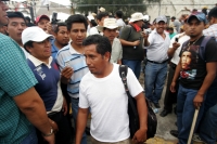 Por tercer día consecutivo continúan los conflictos al interior de la Sección VII el magisterio federal en Chiapas; bloqueos carreteros y la toma de las instalaciones en el libramiento norte de la ciudad de Tuxtla Gutiérrez son contantes en estos días. Es