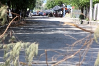 Martes 29 de octubre del 2013. Continúan varias escuelas con plantones para evitar que se reanuden las clases en Tuxtla.