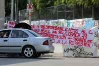 Martes 29 de octubre del 2013. Continúan varias escuelas con plantones para evitar que se reanuden las clases en Tuxtla.