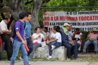 Lunes 28 de octubre del 2013. Tuxtla Gutiérrez. Continúan los platones magisteriales en varias calles de la ciudad al cumplirse 2 meses de protestas.