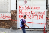 Martes 18 de septiembre del 2018. Tuxtla Gutiérrez. Pintas y destrozos en las oficinas de la SEP en la 7Âª sur oriente de la ciudad